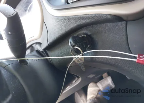 2015 Jeep Cherokee Latitude z USA, uszkodzony, nr VIN 1C4PJLCB3FW637741